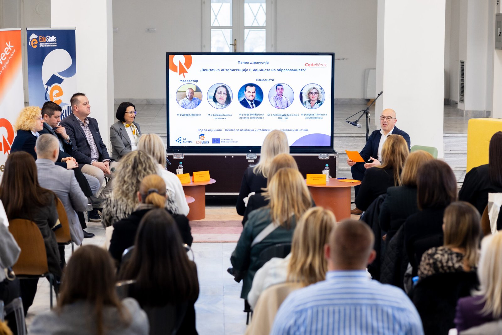 “AI won’t replace teachers but it will change them”: Debate on the future of classrooms